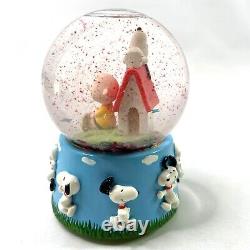 Peanuts Charlie Brown & Snoopy Musical Snow Globe with Box Flambro Imports 1998