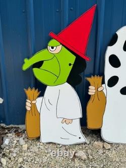 Peanuts Charlie Brown Trick or Treaters Hand Painted Yard Art Halloween