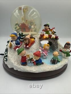 Peanuts Danbury Mint The Ultimate Snow Globe 2012 Super Rare! READ