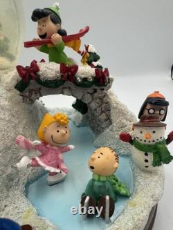 Peanuts Danbury Mint The Ultimate Snow Globe 2012 Super Rare! READ