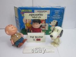 Peanuts Deluxe Playset Charlie Brown Lucy Snoopy Psychiatric Dr. Office Complete