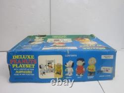 Peanuts Deluxe Playset Charlie Brown Lucy Snoopy Psychiatric Dr. Office Complete Peanuts Deluxe Playset Charlie Brown Lucy Snoopy Psychiatric Dr. Office Complete