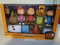 Peanuts Halloween The Great Pumpkin Charlie Brown Memory Lane Pig Pen Frieda