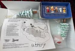 Peanuts Music & Motion Skating Rink Memory Lane A Charlie Brown Christmas 2006