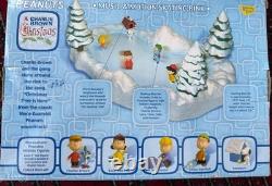 Peanuts Music & Motion Skating Rink Memory Lane A Charlie Brown Christmas 2006