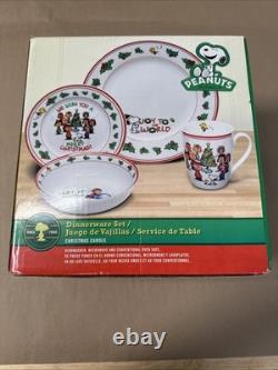 Peanuts Snoopy 16 Pc Dinnerware Set Christmas Carol Rare Version