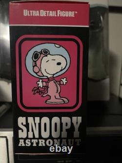 Peanuts Snoopy Astronaut Ultra Detail Figure San Diego Comic Con Exclusive New