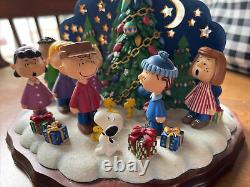 Peanuts Snoopy Charlie Brown Christmas Carolers Danbury Mint Candle New
