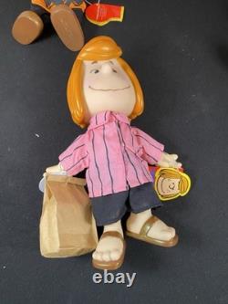 Peanuts / Snoopy Determined Knott's Berry Farm Peanuts Dolls. 6 Dolls. W Asscs