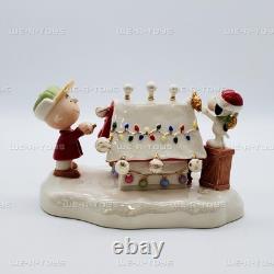 Peanuts Snoopy's Christmas Celebration Charlie Brown Music Box Lenox NEW