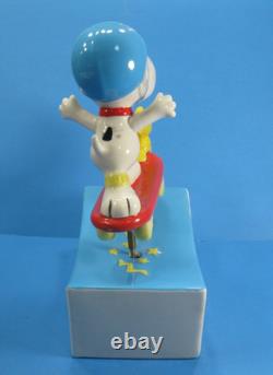 Peanuts Super Snoopy & Woodstock Willitt's Ceramic Music Box HTF WORKS