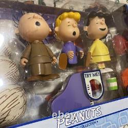 Rare Item Snoopy Peanut Charlie Brown Christmas Collection