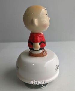 Rare Snoopy Vintage Charlie Brown Ceramic Music Box Figurine R
