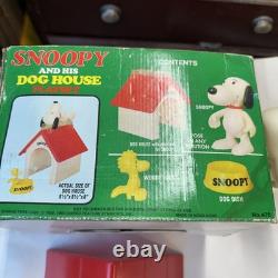 Rare Vintage 1965 Snoopy And His Doghouse WithWoodstock Playset In Original Box