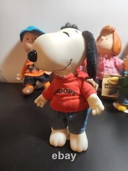SET OF 6 VINTAGE PEANUTS 1990 APPLAUSE DOLLS STANDS Charlie Brown Linus Snoopy