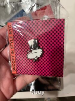 SNOOPY IN STYLE NYC? POP UP? 3 PINS? TOTE BAG? With Exclusive newspaper