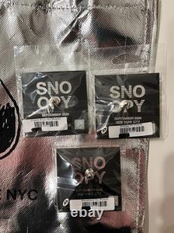 SNOOPY IN STYLE NYC? POP UP? 3 PINS? TOTE BAG? With Exclusive newspaper