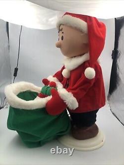 Santa's Best Animated Charlie Brown Snoopy Plush Christmas Peanuts 24 Moving