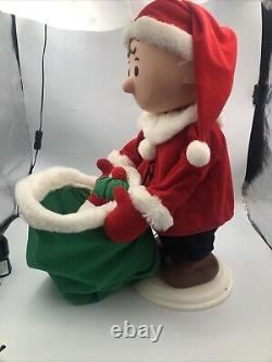 Santa's Best Animated Charlie Brown Snoopy Plush Christmas Peanuts 24 Moving