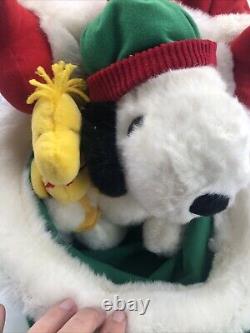 Santa's Best Animated Charlie Brown Snoopy Plush Christmas Peanuts 24 Moving