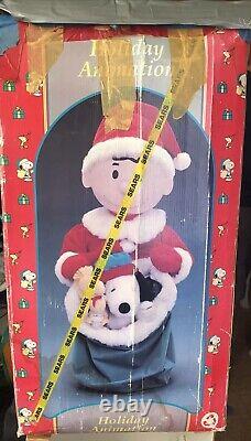 Santa's Best Animated Charlie Brown Snoopy Plush Christmas Peanuts 24 Moving