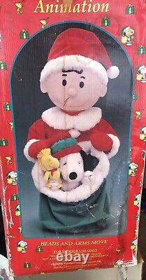 Santa's Best Animated Charlie Brown Snoopy Plush Christmas Peanuts 24 Moving