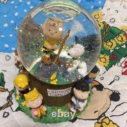 Snoopy & Charlie Brown Concert Snow Globe