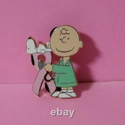 Snoopy Charlie Brown Pink Ribbon Pin Badge (1)