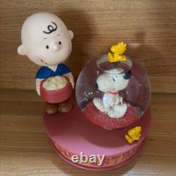 Snoopy Charlie Brown Snow Globe PEANUTS Collectible Figurine Japan