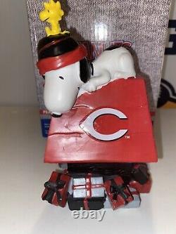 Snoopy Cincinnati Reds Snoopys Holiday Dog House Charlie Brown Not A Bobblehead