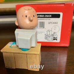 Snoopy Hallmark Charlie Brown Peanuts Figure