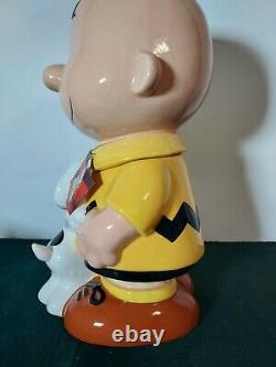 Snoopy Hugging Charlie Brown Westland Cookie Jar W / magnetic S & P