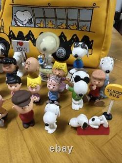 Snoopy Mini Figure pouch lot of 25 Set sale Charlie Brown Lucy woodstock etc