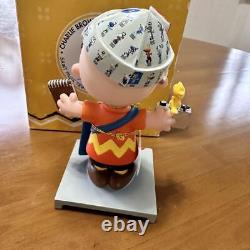 Snoopy Peanuts Charlie Brown Figurine