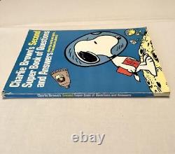 Snoopy Peanuts Charlie Brown Super Book of Questions and Answers Children's Bo