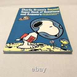 Snoopy Peanuts Charlie Brown Super Book of Questions and Answers Children's Bo