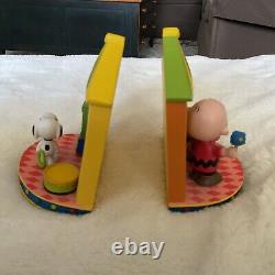 Snoopy and Friends Peanuts Charlie Brown Woodstock Circus Stage Bookends Scarce