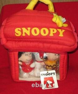Snoopy house bag with 3 plush Charlie brown Lucy