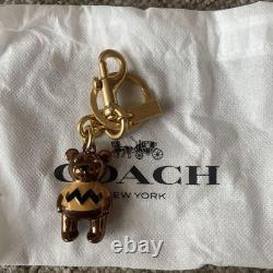 Snoopy m225 Coach Charlie Brown Charm