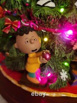 The Peanuts Christmas Tree Danbury Mint Charlie Brown Snoopy Large