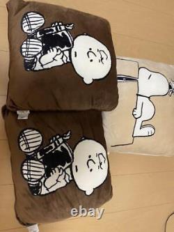 UNIQLO Snoopy Charlie Brown Cushion Brownket