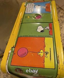 VINTAGE PEANUTS SNOOPY CHARLIE BROWN Yellow Metal Lunchbox 1965 with Thermo