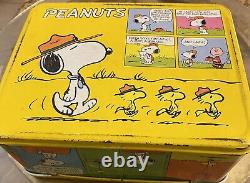 VINTAGE PEANUTS SNOOPY CHARLIE BROWN Yellow Metal Lunchbox 1965 with Thermo