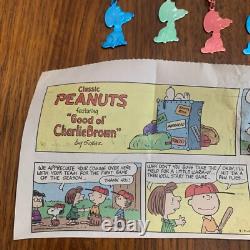 VTG -Peanuts Snoopy Peanuts Charlie Brown Necklace Choker, red, green/blue d2