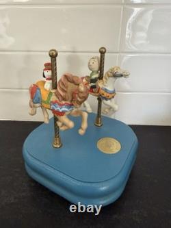 VTG Willitts Peanuts Porcelain Musical Figurine Carnival, Snoopy & Charlie Brown