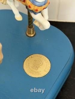 VTG Willitts Peanuts Porcelain Musical Figurine Carnival, Snoopy & Charlie Brown