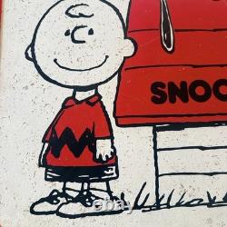 Vintage 1965 Peanuts Snoopy & Charlie Brown Children's Kids Table Mid-Century