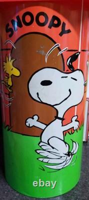 Vintage Cheinco Snoopy Dog House Lid Charlie Brown Metal Garbage Can, Circa 1970