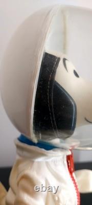 Vintage Retro Snoopy Astronaut 1969 United Features Syndicate READ DESCRIPTIN