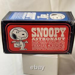 Vintage Retro Snoopy Astronaut 1969 with United Features Syndicate Box X-CLEAN